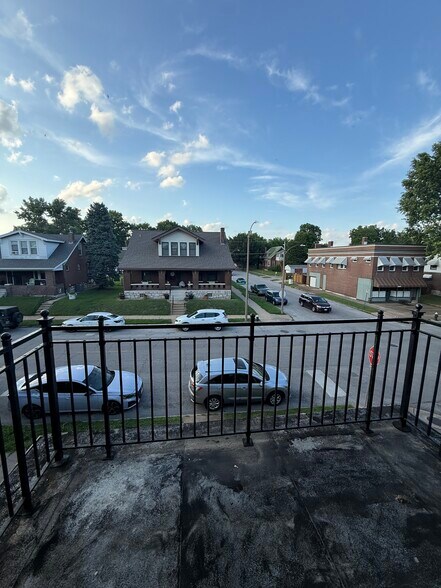 Building Photo - 5200 Devonshire Ave