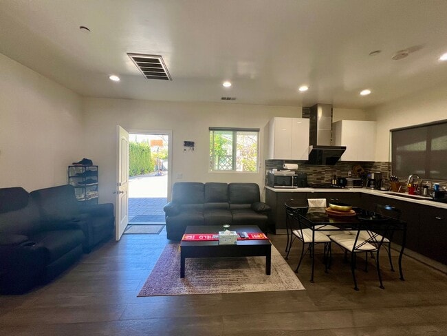 Building Photo - 13090 Heath St