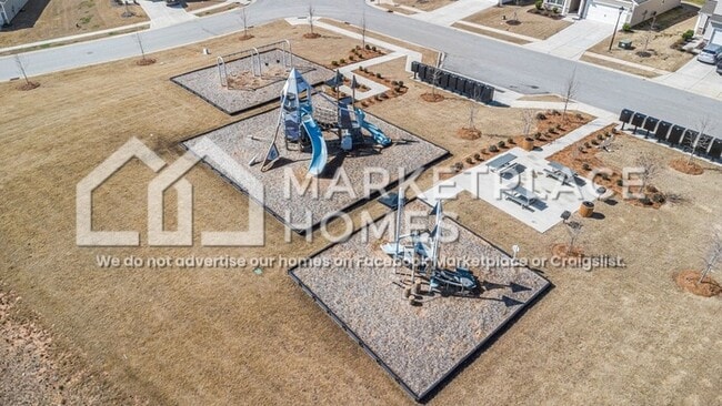 Building Photo - 3354 Brighton Dr