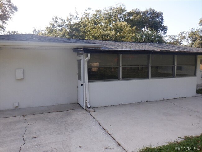 Building Photo - 3415 S Diamond Ave