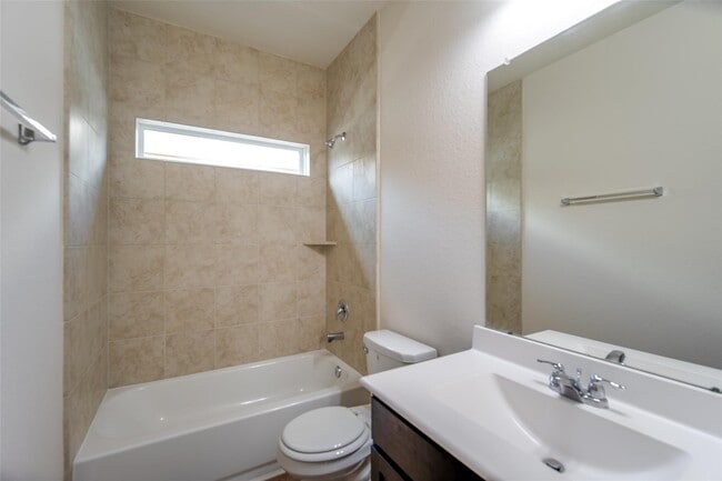 Building Photo - 14215 Campo Vista Dr