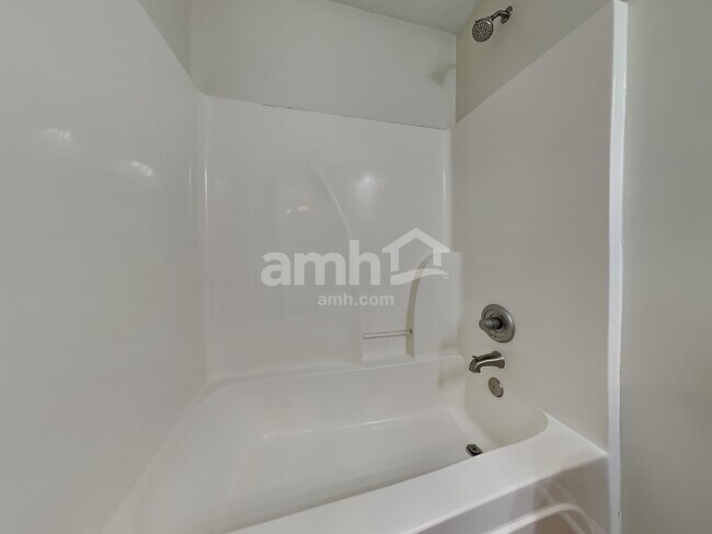 Building Photo - 3433 Sundial Dr