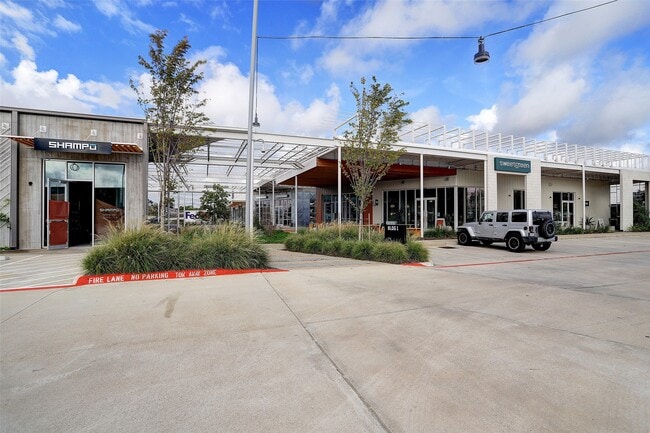 Building Photo - 739 Dorothy St