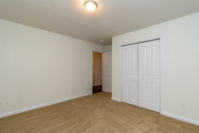 Building Photo - 624 Drakewood Rd