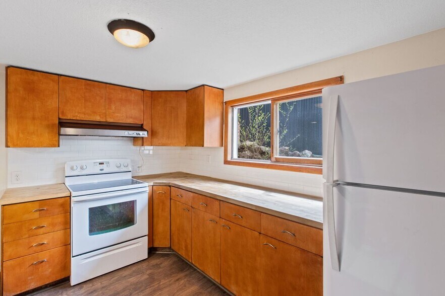 Building Photo - 807 Shoshone Pl