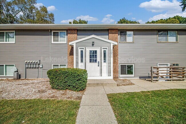 Building Photo - 1015 36th St SW