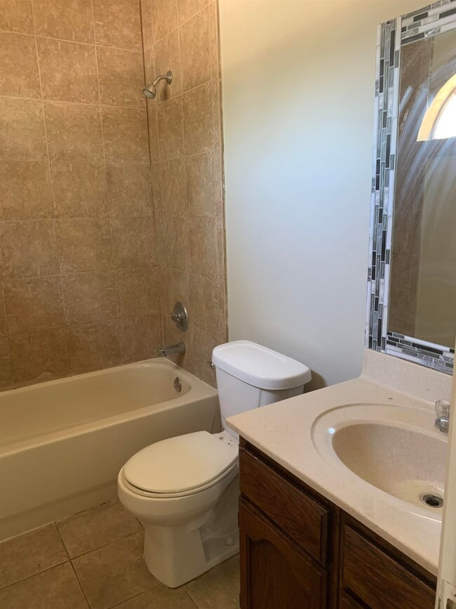 Building Photo - 2615 Bandera Dr