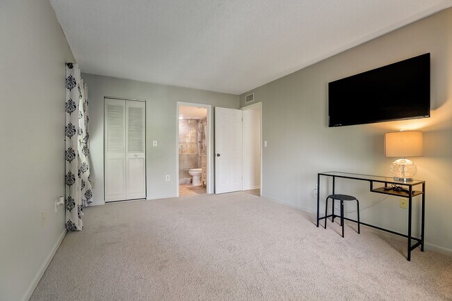 Building Photo - 3134 Lake Pine Way