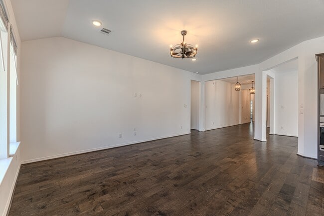 Building Photo - 3439 Cres Vista Dr