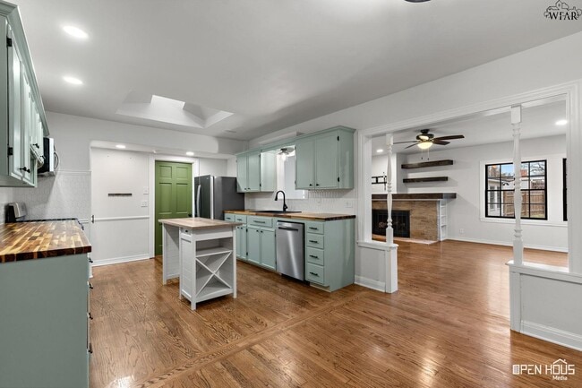 Building Photo - 1644 Ardath Ave