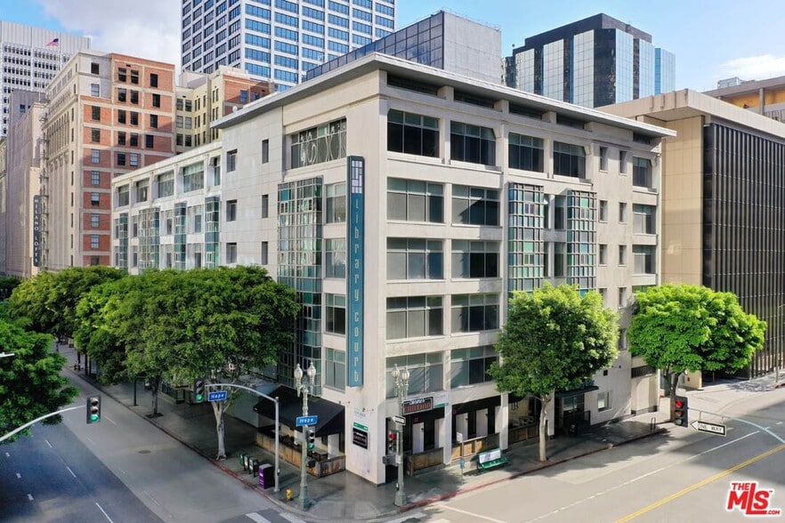 Building Photo - 630 W 6th St