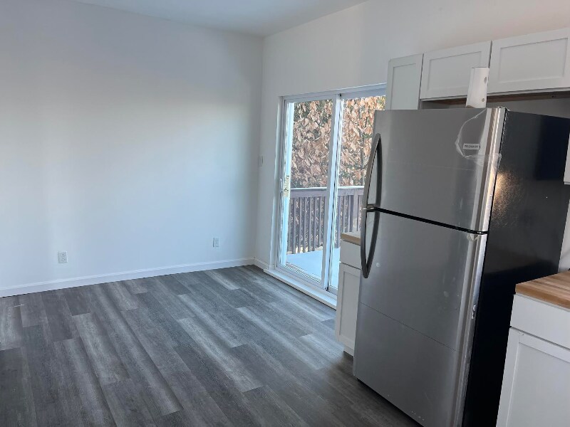 Building Photo - 2729 Custer Ave