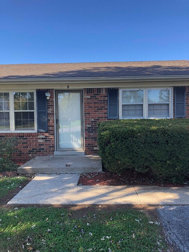 Building Photo - 2119 Rock Creek Dr