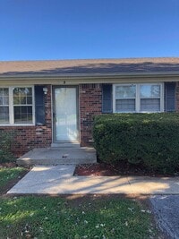 Building Photo - 2119 Rock Creek Dr