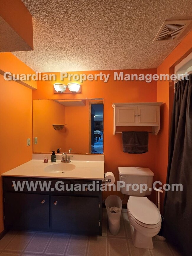 Building Photo - Coming Soon! Large Single-Family Home in Crystal, Owner suite W/ private balcony. 2nd deck and wa...