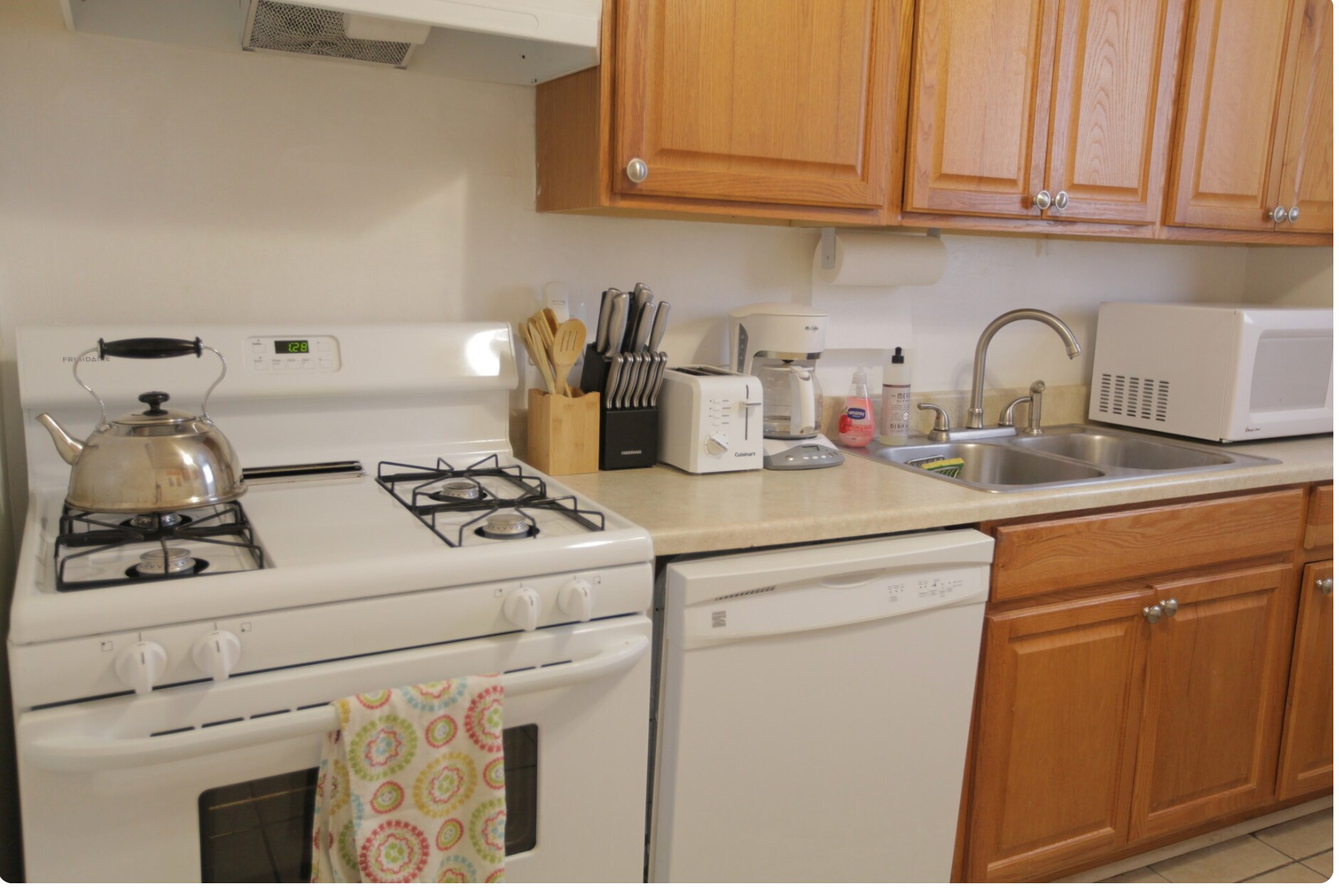 Kitchen - 3210 17th St NW