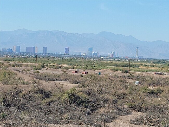 Building Photo - 1137 Cactus Rock St