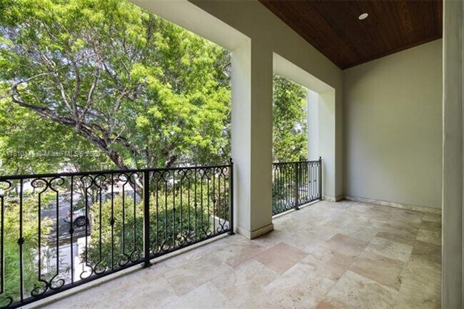 Building Photo - 7430 SW 56th Ct