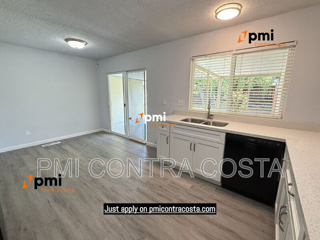 Building Photo - 1608 Norine Dr
