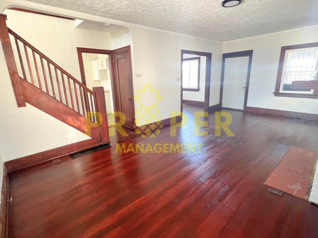 Building Photo - 2118 Malvern Ave