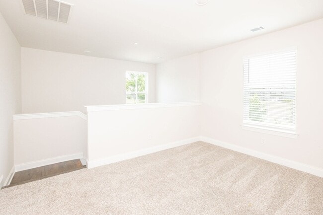 Building Photo - 204 Douglas Bend Rd