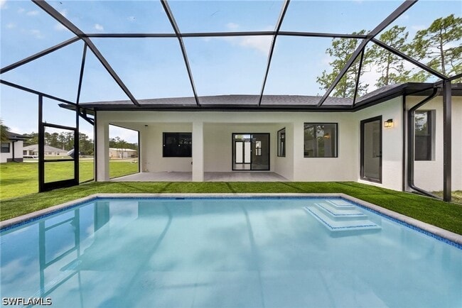 Building Photo - 1206 Moore Ave