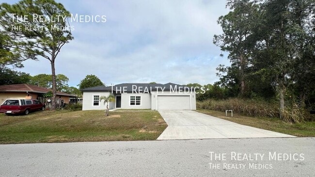 Building Photo - 1247 San Matio St