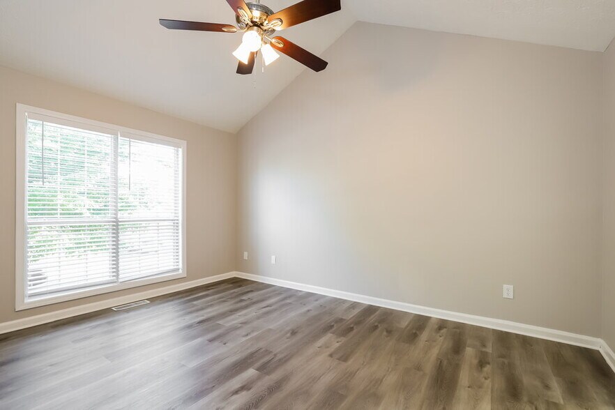 Building Photo - 1393 Richland Creek Trail