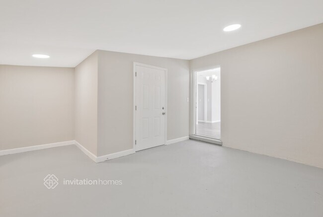 Building Photo - 6727 Calvados Ave