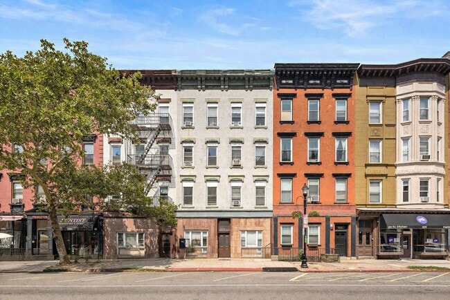 Building Photo - 1010 Washington St