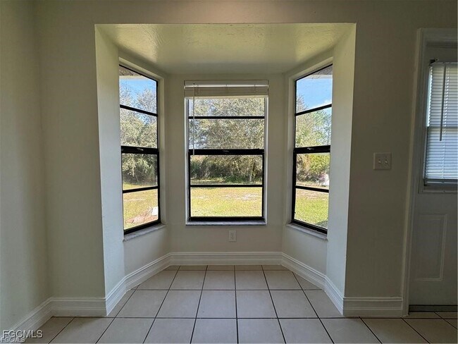 Building Photo - 647 Homestead Rd S