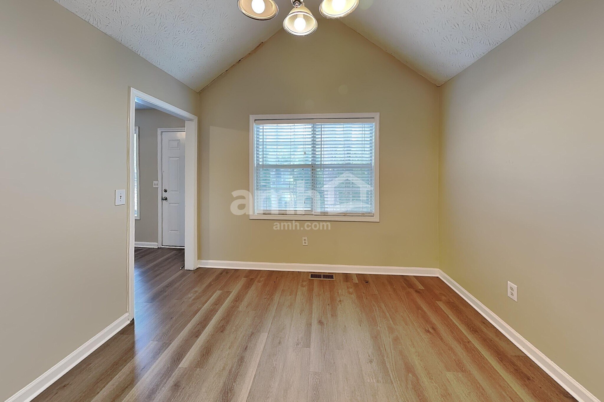 Building Photo - 808 Grindstone Ct SW