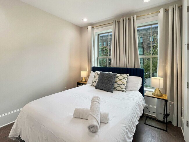 Building Photo - 401 Upper E Ave