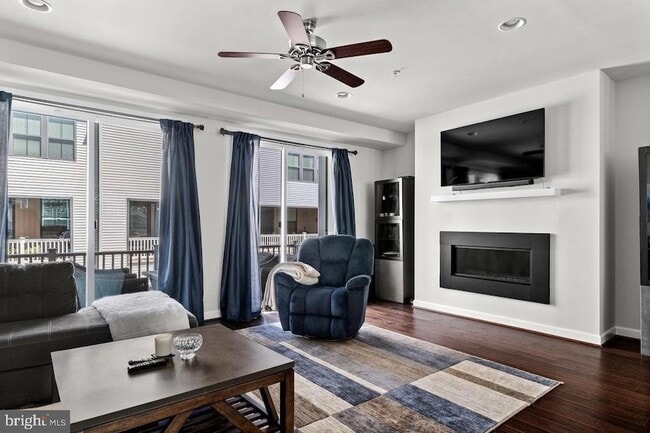 Building Photo - 43386 Whitehead Ter