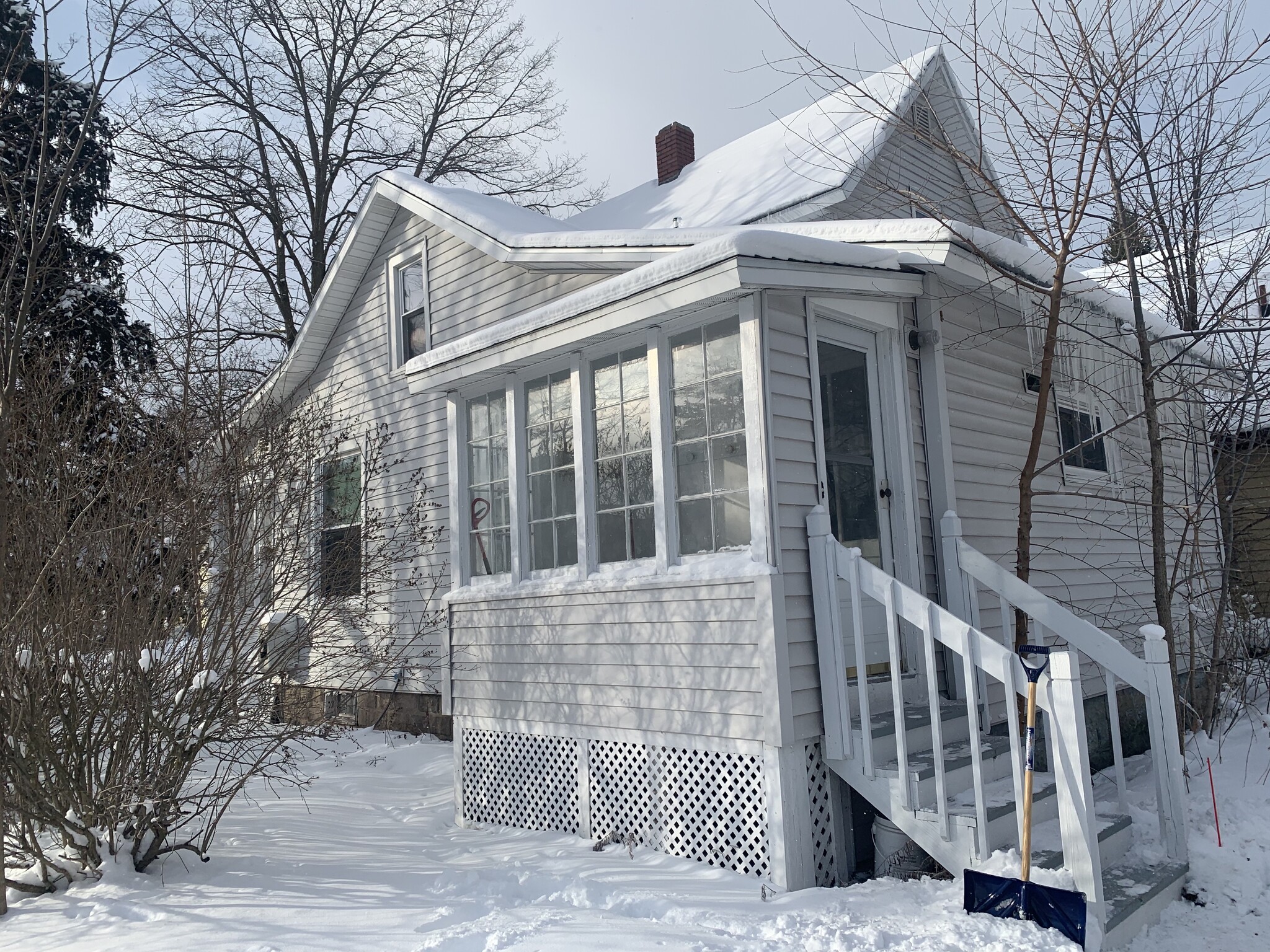 Building Photo - 219 S Elmwood Ave
