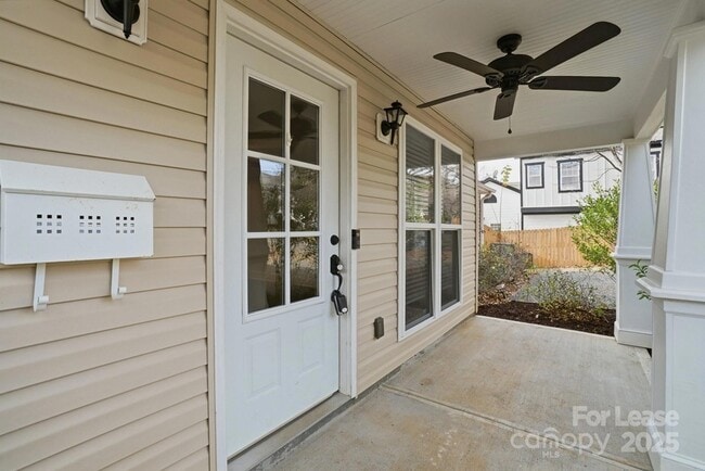 Building Photo - 2830 Hilliard Dr