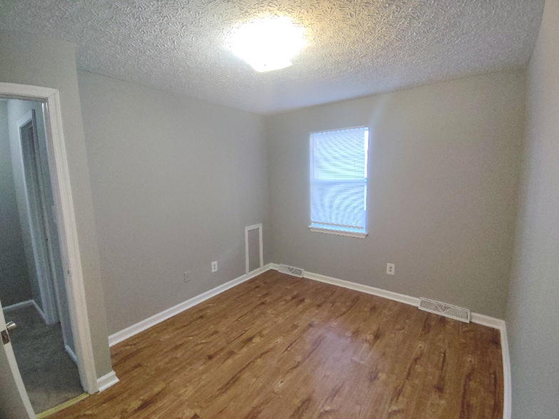 Building Photo - 36 Duiguid Dr