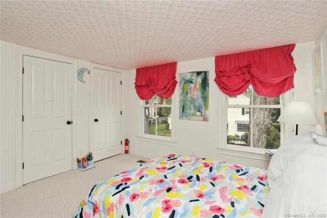 Building Photo - 40 Church St