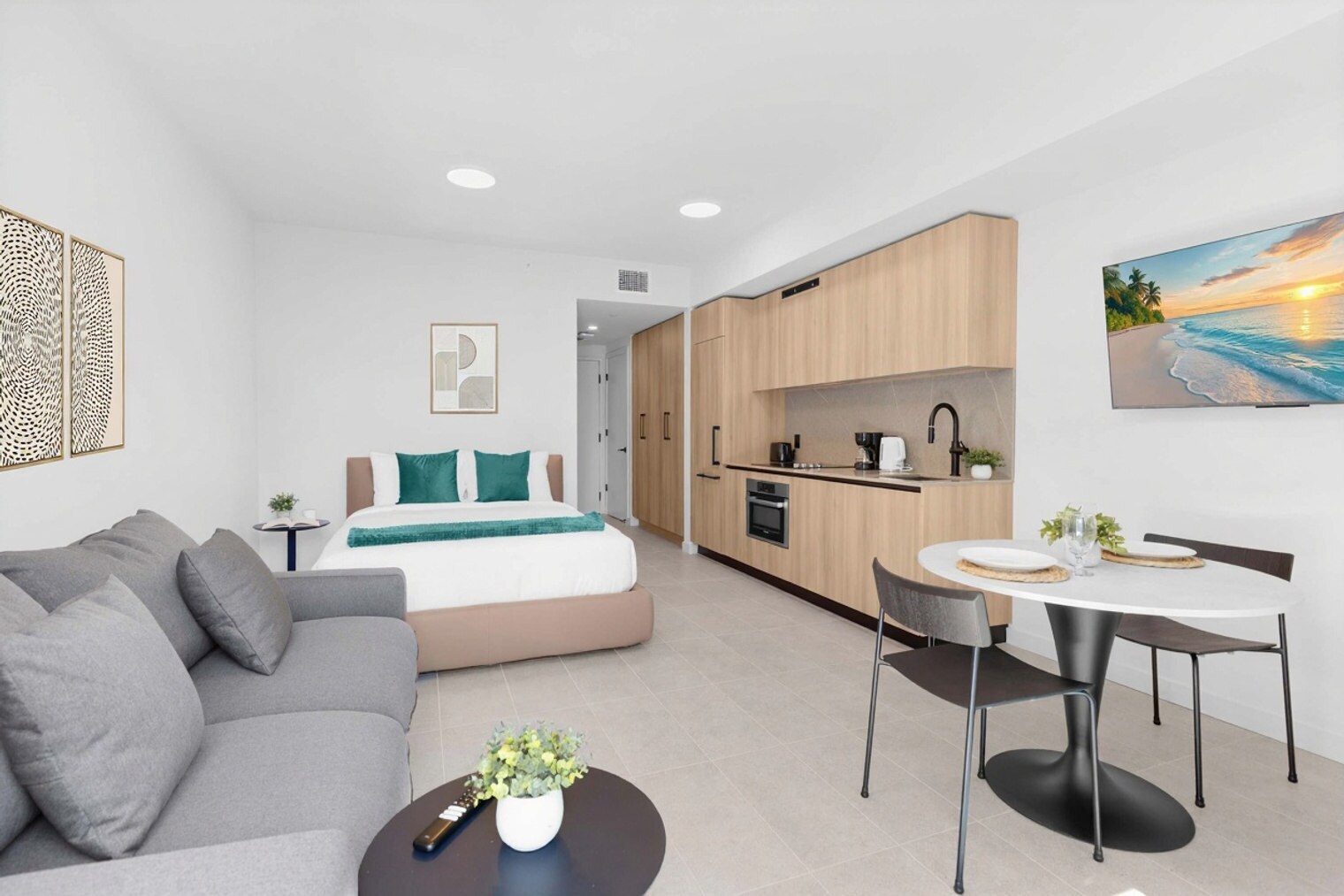 Building Photo - 501 NE 1st Ave