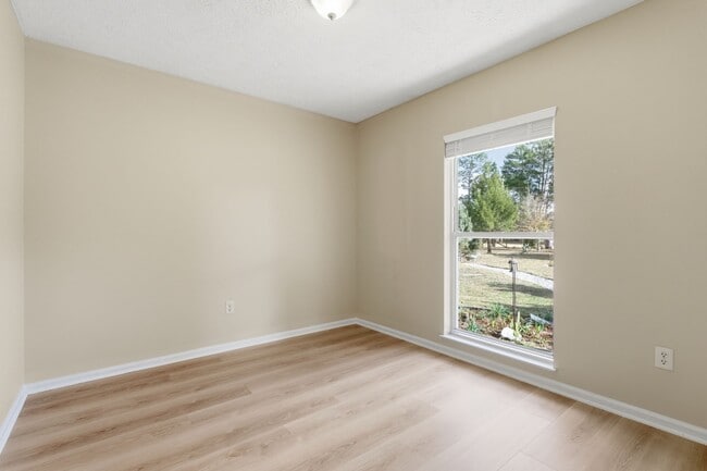 Building Photo - 533 Joseph Cir