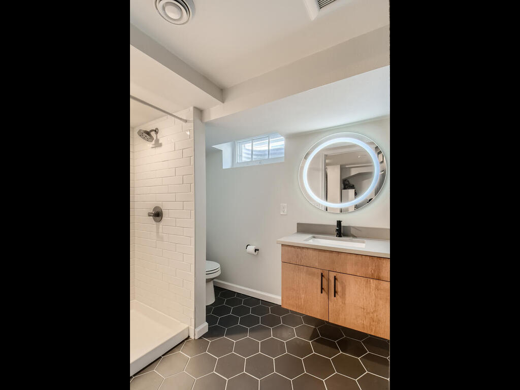 Building Photo - 1316 Oxford St