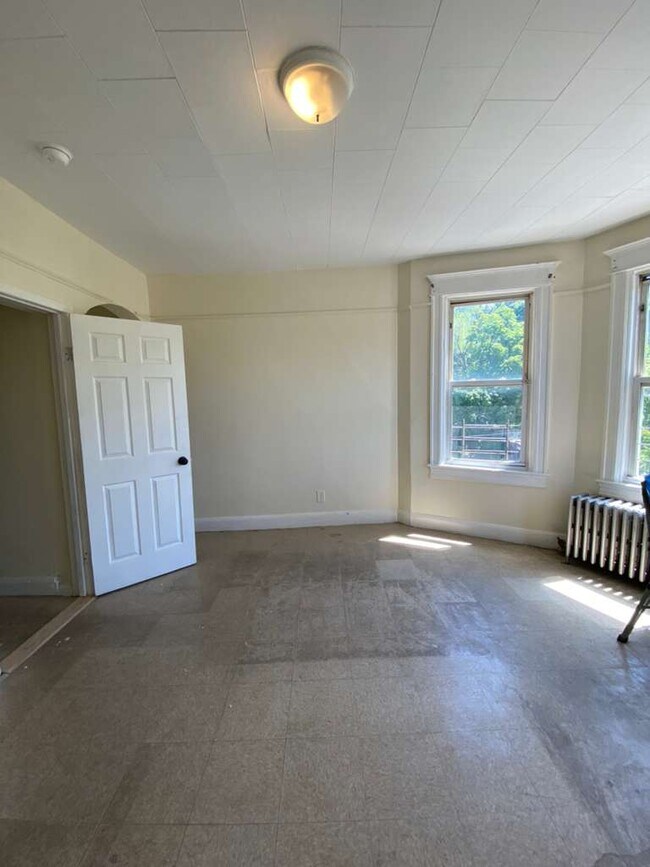 Building Photo - 121 Yonkers Ave