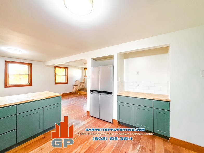 Primary Photo - 175 Palmer Ct