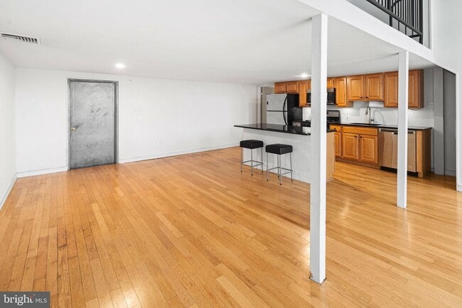 Building Photo - 810 N Hancock St