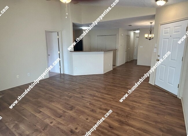 Building Photo - Gated Community available NOW!