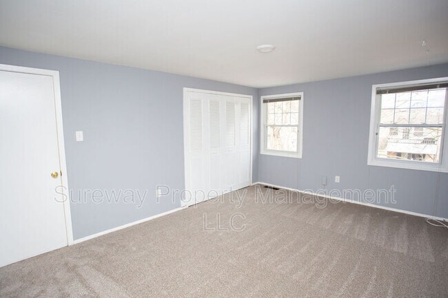 Building Photo - 16 Radnor Ct