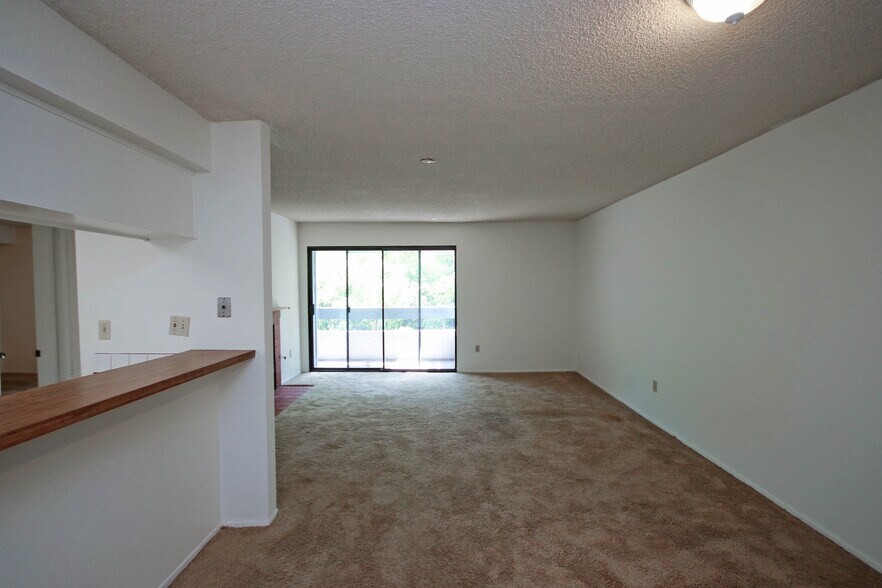 Building Photo - 355 S Marengo Ave