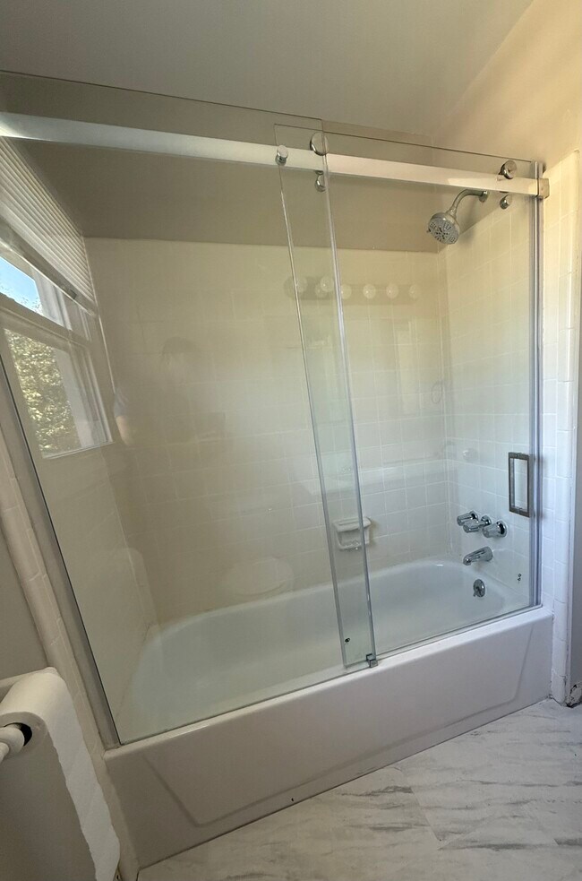 Building Photo - 793 Tarleton Ave