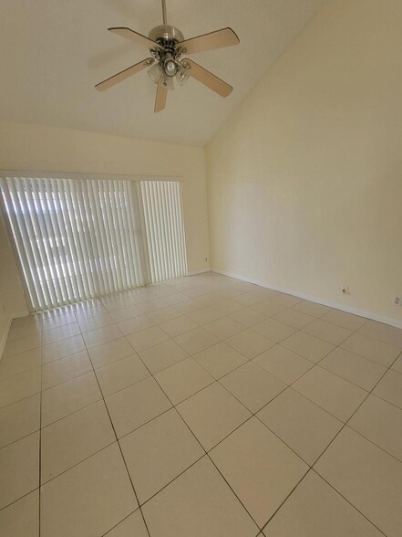 Building Photo - 2306 SW 82nd Ter