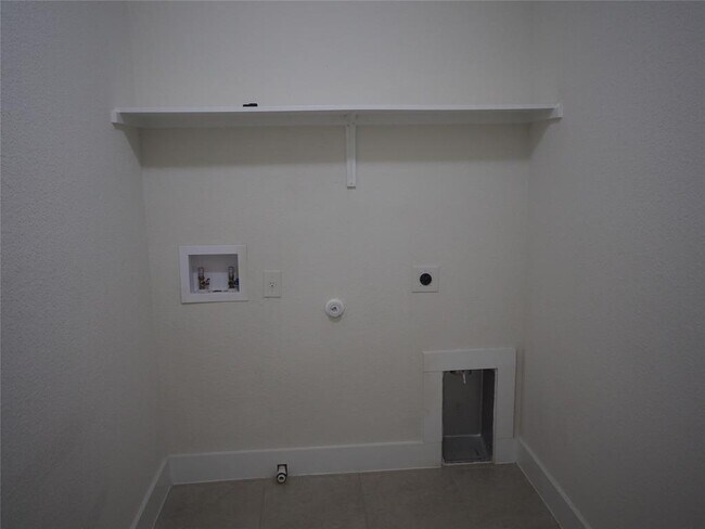 Building Photo - 11319 Gadsen Ln
